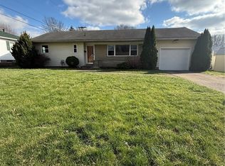 1415 Tomahawk Ln, Coshocton, OH 43812