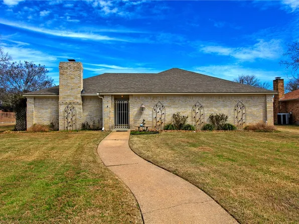 1509 Brook Hollow Dr, Bryan, TX 77802