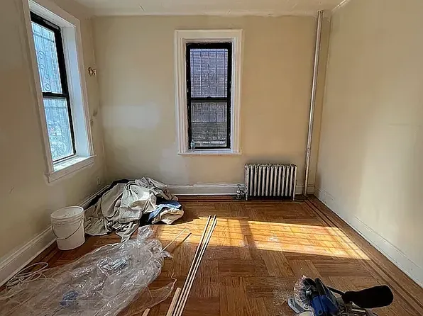 712 East 27th Street image 1 of 7