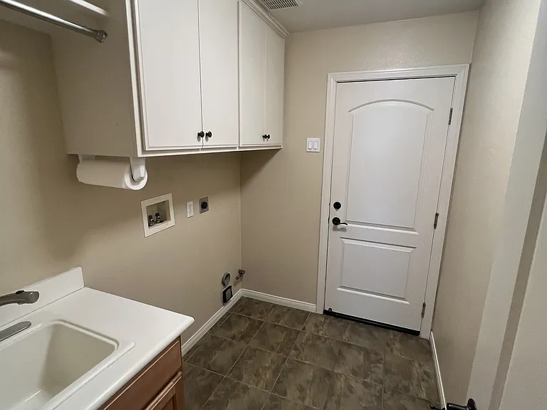 1612 Camino Largo St — Photo 25