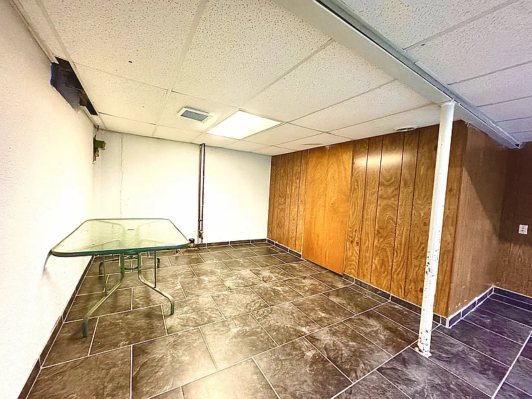 2868 Groves Dr — Photo 41
