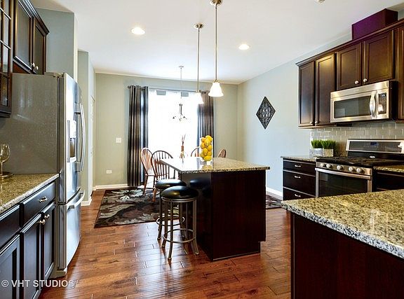 4th image of 2636 Dunraven Ave