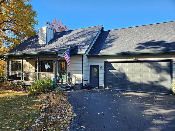 2nd image of 10433 Northwoods Dr