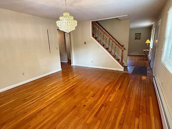 5th image of 137 Sharpe Rd