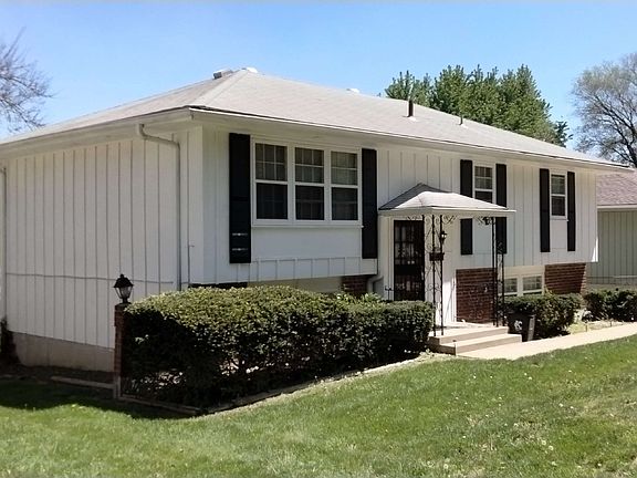 3rd image of 9209 Farley Ave
