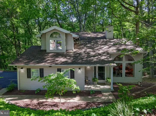 835 Verden Dr, Hummelstown, PA 17036