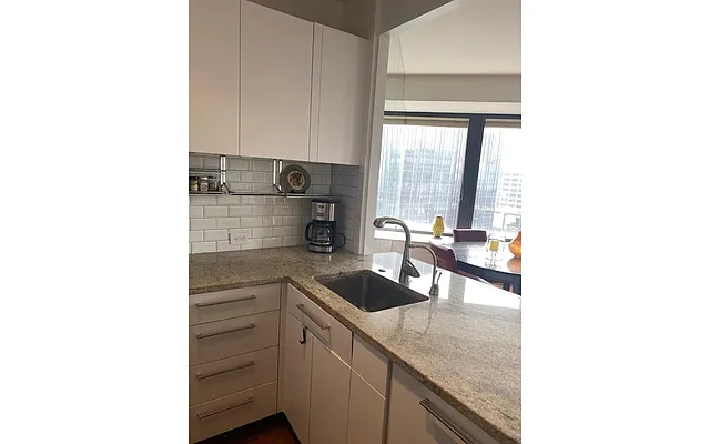 Rented by Douglas Elliman | media 11