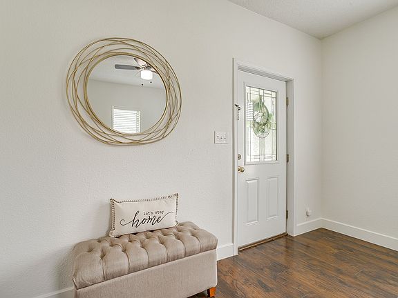 5th image of 322 W Russell St