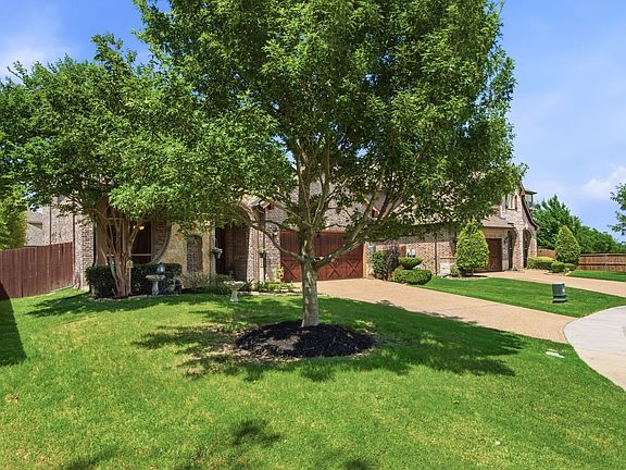 2nd image of 2305 Lynbridge Cir