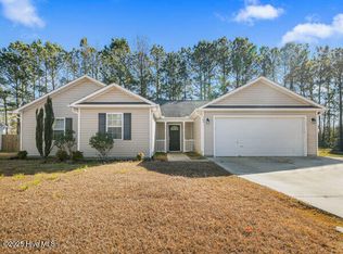 105 Clymer Ct, Hubert, NC 28539
