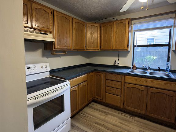 4th image of 528 N 12th St