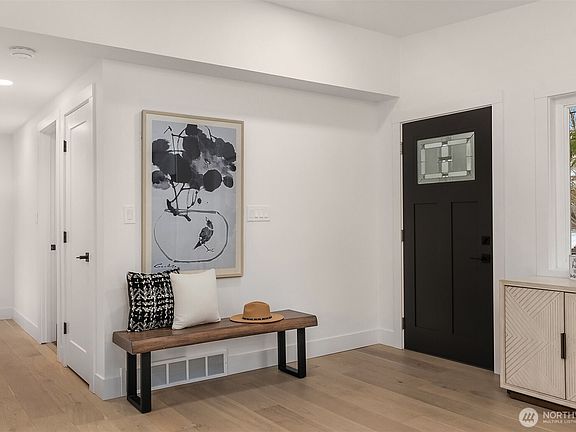 4th image of 15605 SE 8th Street