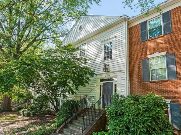 7758 New Providence Dr, Falls Church, VA 22042