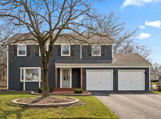 1710 Gone Away Ln, Wheaton, IL 60189