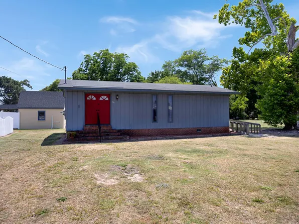 207 Price St, Pine Level, NC 27576