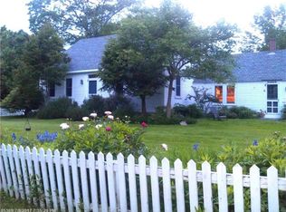 4 Old Mast Landing Rd, Freeport, ME 04032