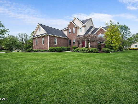 5th image of 7906 Clover Creek Rd