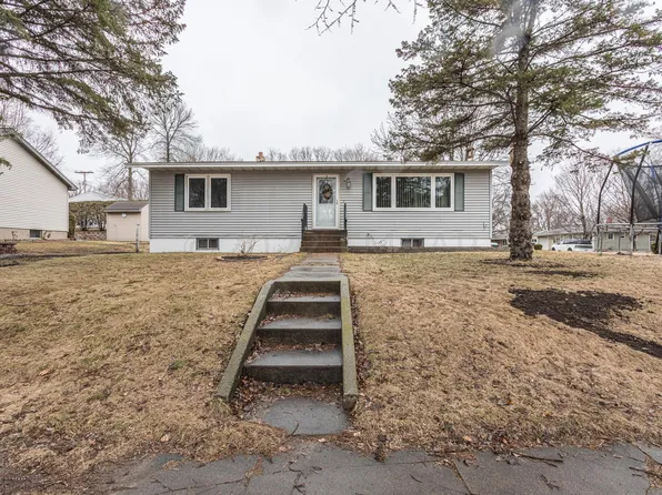 118 1st St NW, Pelican Rapids, MN 56572