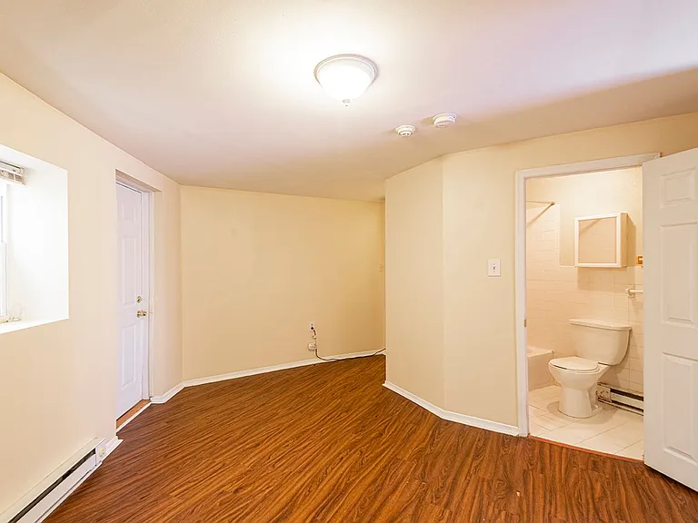 1635 E Passyunk Ave — Photo 7