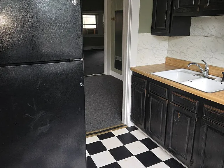 415 Belgravia Ct — Photo 6