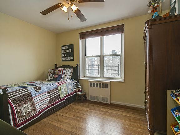 Spacious 2nd Bedroom!