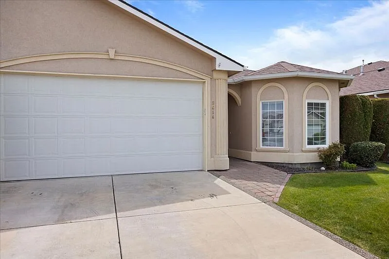 3 bed, 2.0 bath, 1803 sqft, $2,250 — Photo 2