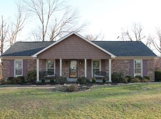 5815 Pine Mountain Dr, Louisville, KY