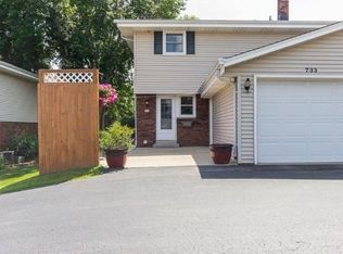 733 Imperial Ct, West Bend, WI 53095