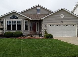 75 Newberry Ln, Lancaster, NY 14086