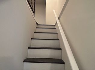 10026 Crest Hill Rd APT 1, Marshall, VA 20115