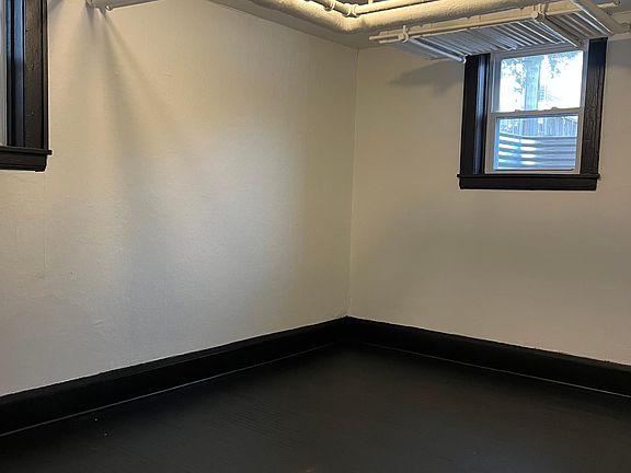 4th image of 1312 W 32nd St #12B