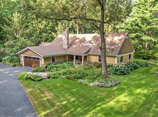 421 Greentree Ln NE, Ada, MI 49301