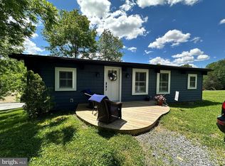470 N Shore Dr, Lenhartsville, PA 19534