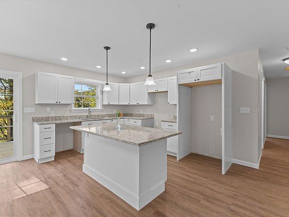 4th image of 547 Kinsley Road