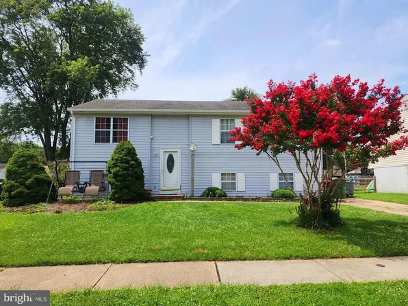 9 Sue Ln, Newark, DE 19711