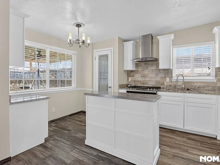 2045 Solano Dr — Photo 8