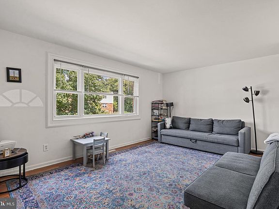 4th image of 141 Laureba Ave
