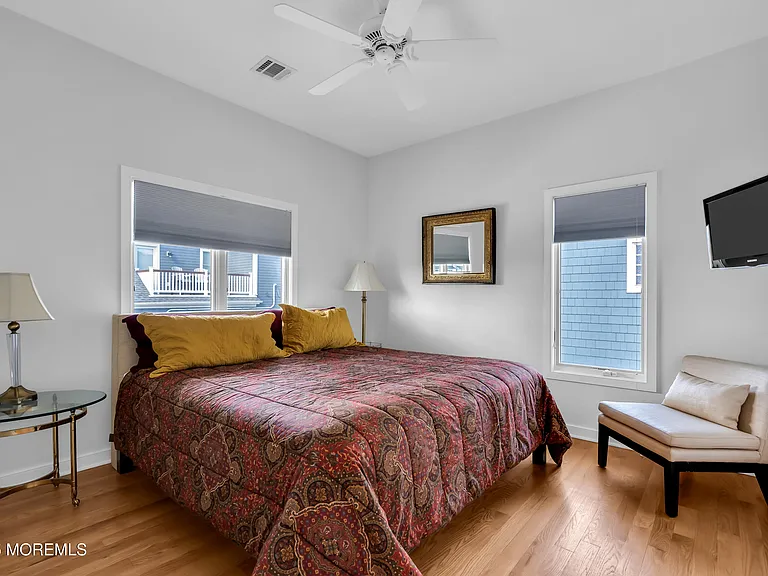 913 N Ocean Ave — Photo 31