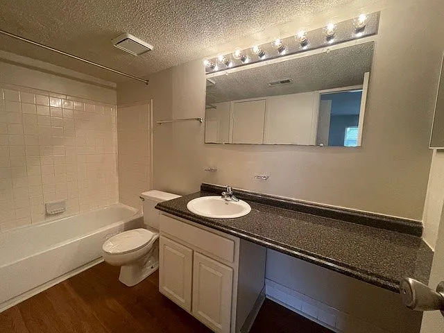 Autumn Ridge Apartments — Photo 124