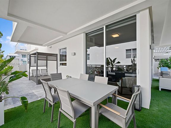 5th image of 151 Isle Of Venice Dr #2
