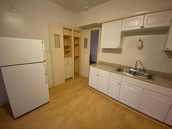 2nd image of 2303 W McKinley Ave Unit 2