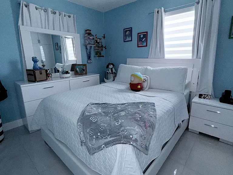 9235 SW 41st St — Photo 31