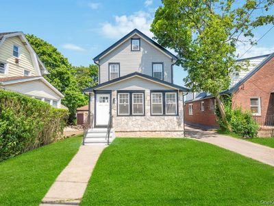 272 N Columbus Avenue, Freeport, NY, 11520