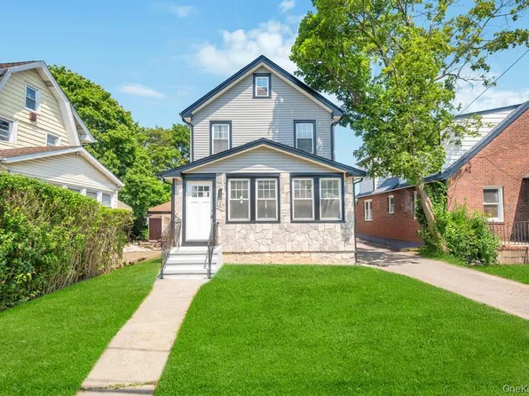 272 N Columbus Avenue, Freeport, NY 11520