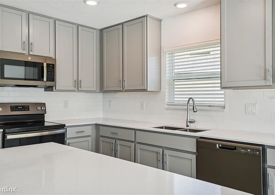 1st image of 2023R Myrtle Pine St