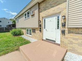 66 Sutherland St APT 4, Lowell, MA 01850