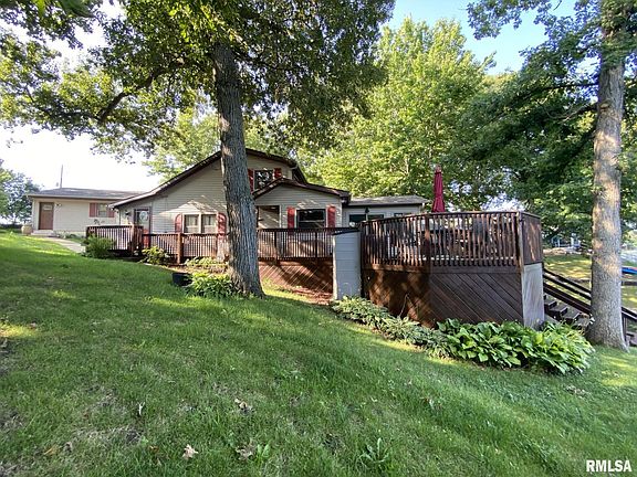 3rd image of 49 Lake Warren Dr