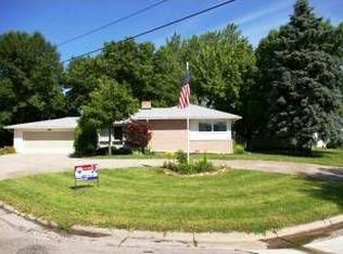 206 E Rippey Ave, Baxter, IA 50028