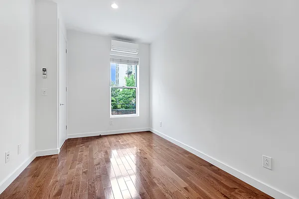 Rented by Cooper & Cooper Real Estate | media 10