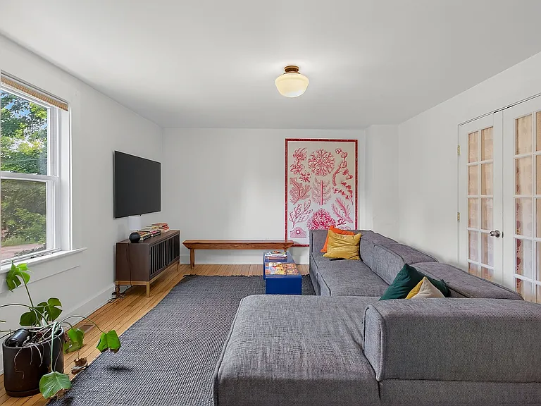 392 Park St #A — Photo 14